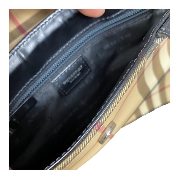 Vintage Nova Check Burberry Bag
Tote Black strap handbag - Picture 4 of 4